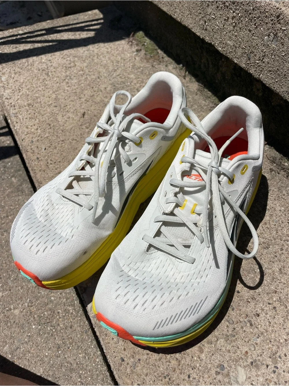 Men’s Altra Running Shoes - Picture 3 of 7